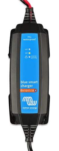 1643117961_upload_documents_775_500-BPC120134034R_Blue Smart IP65 Charger 6V12V-1.1 230V CEE 716 Retail (top)