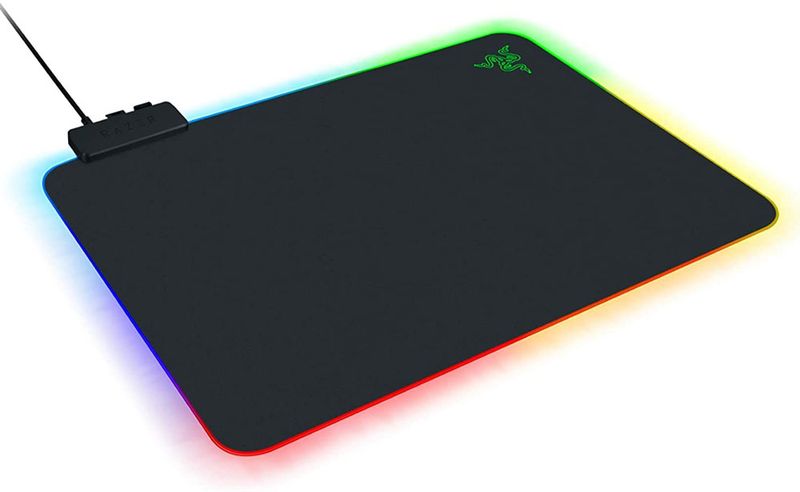 razer-firefly-v2-rgb-gaming-mousepad-1000px-v1-0001